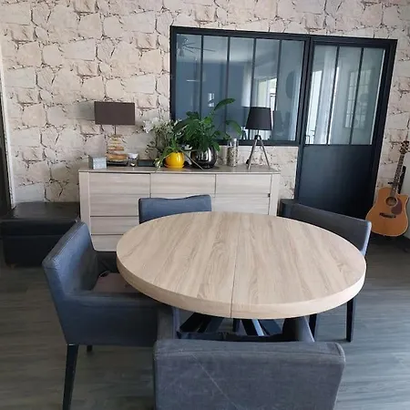 Maison Climatisee Tout Confort Avec Piscine A